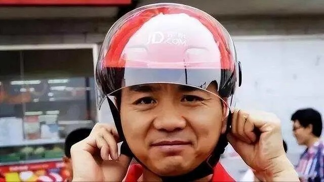 刘强东亲自送外卖引热议 网友频遇刷屏