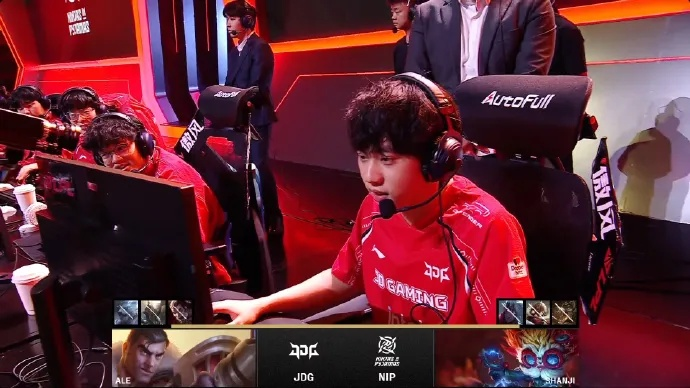《LPL 2025第三赛段新规！取消决胜局SOLO选边，战局将如何变化？》